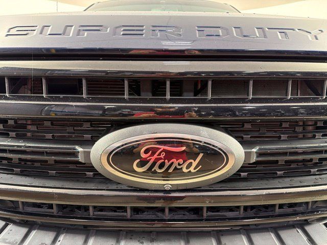 Used 2022 Ford F250 Lariat w/ Lariat Ultimate Package AWD/4WD image 4