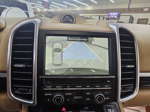 Used 2014 Porsche Cayenne S w/ Comfort Plus Package image 32