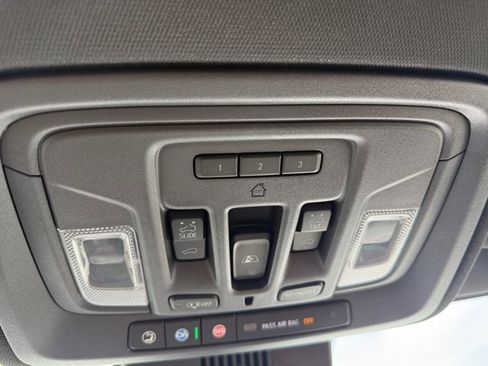 Used 2024 Chevrolet Silverado 2500 High Country w/ High Country Premium Package AWD/4WD image 23