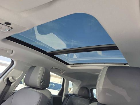 Used 2019 Audi e-tron Premium Plus image 18