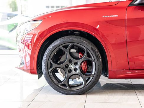 Used 2023 Alfa Romeo Stelvio Veloce AWD/4WD image 8