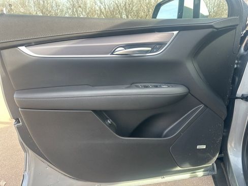 Used 2025 Cadillac XT5 Luxury image 13