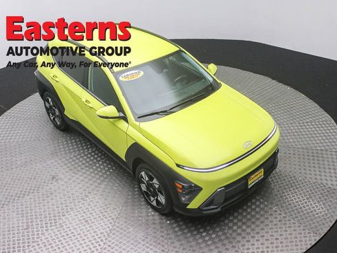 Used 2024 Hyundai Kona SEL FWD image 3