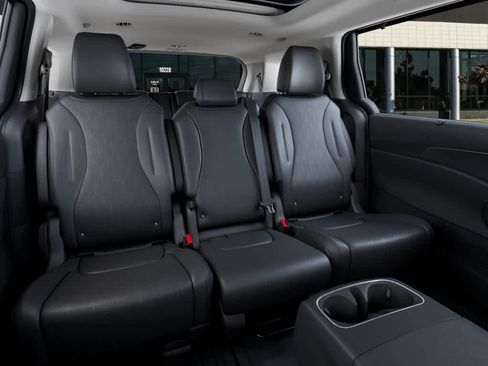 New 2026 Kia Carnival SX w/ SX Dark Edition Package FWD image 16