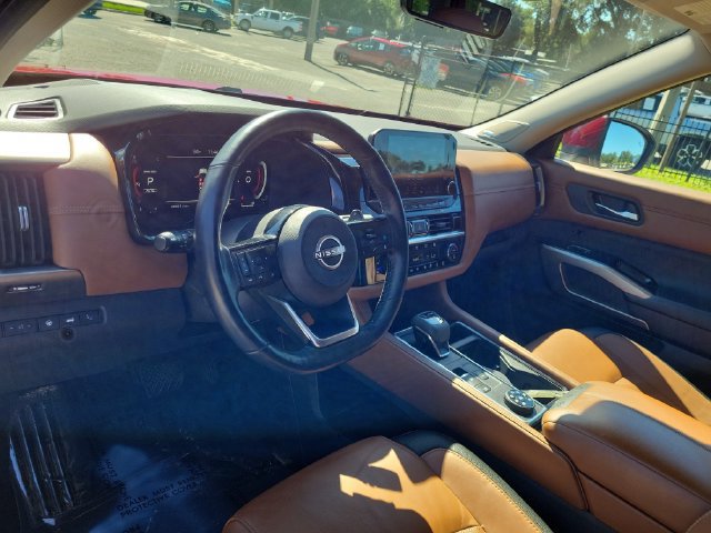 Used 2023 Nissan Pathfinder Platinum AWD/4WD image 16
