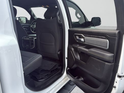 Used 2022 RAM 1500 Big Horn AWD/4WD image 36