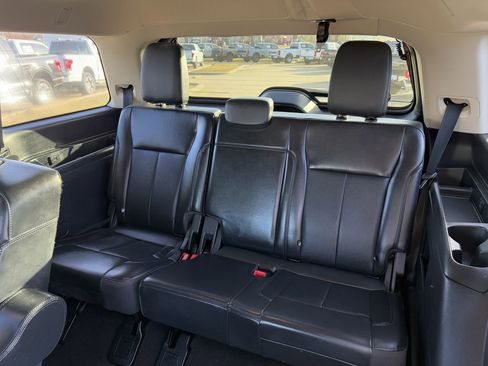 Used 2024 Ford Expedition XLT image 28