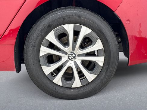 Used 2022 Toyota Prius LE image 24