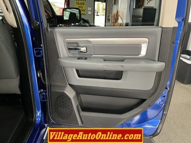 Used 2019 RAM 1500 Classic SLT w/ Luxury Group AWD/4WD image 32