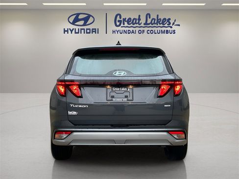 Certified 2025 Hyundai Tucson SE image 4