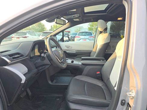 Certified 2026 Toyota Sienna XSE AWD/4WD image 18