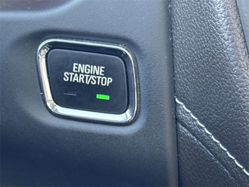 Certified 2017 GMC Acadia Denali w/ Technology Package image 17