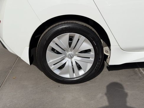 Used 2025 Nissan Leaf S FWD image 15