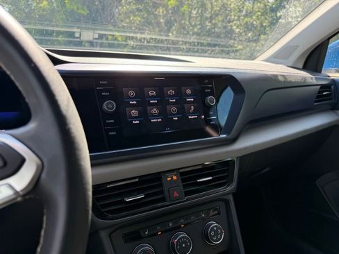 Used 2022 Volkswagen Taos SE image 22