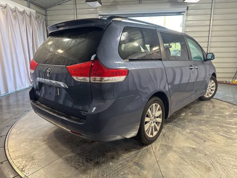 Used 2013 Toyota Sienna Limited image 5