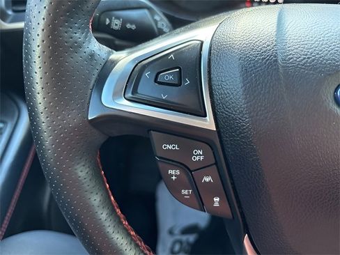 Used 2022 Ford Edge ST-Line image 9