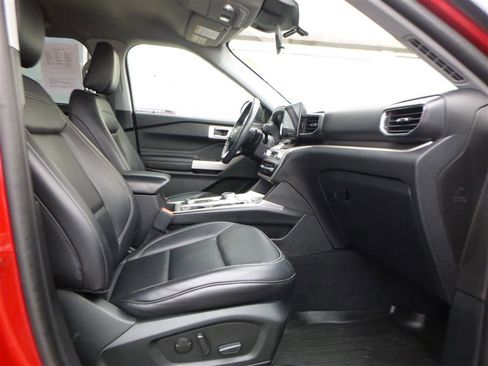 Used 2021 Ford Explorer XLT w/ Equipment Group 202A AWD/4WD image 10