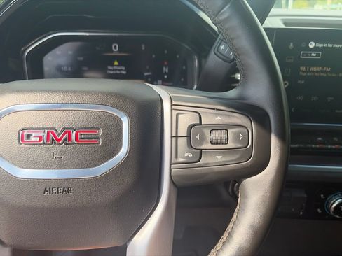 Used 2025 GMC Sierra 1500 SLT AWD/4WD image 22