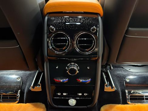 Used 2025 Rolls-Royce Cullinan image 27