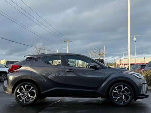 Certified 2022 Toyota C-HR XLE image 6