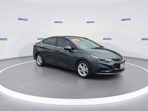 Used 2018 Chevrolet Cruze LT FWD image 2