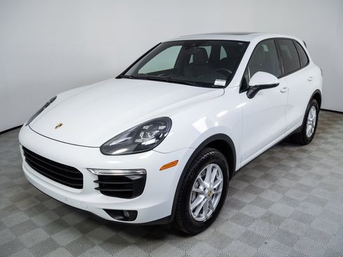 Used 2015 Porsche Cayenne S image 1