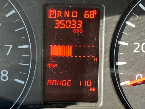 Used 2021 Nissan NV 2500 SV image 21