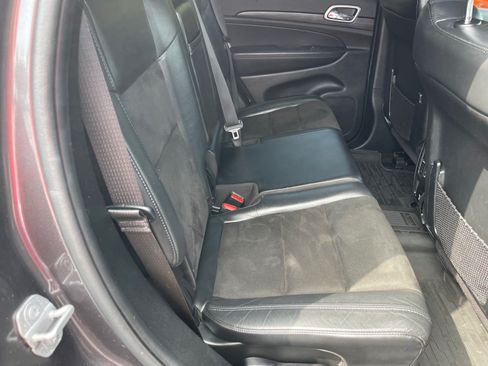 Used 2020 Jeep Grand Cherokee Altitude RWD image 18