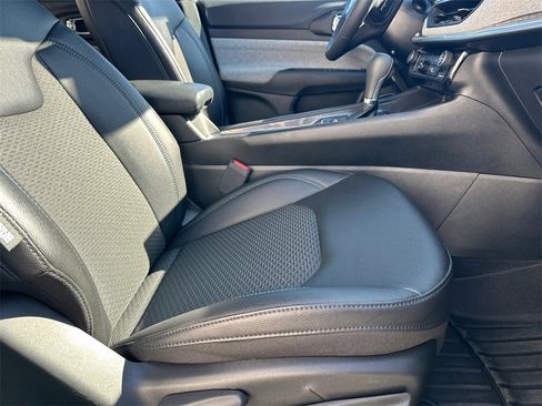 Used 2024 Jeep Compass Latitude image 14