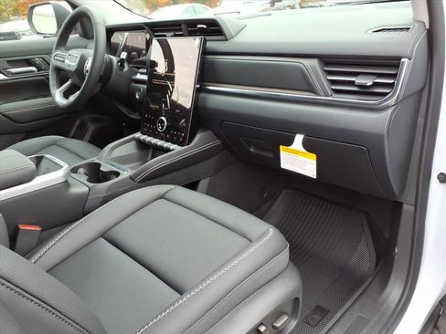 New 2026 GMC Terrain Denali w/ LPO, Floor Liner Package image 10