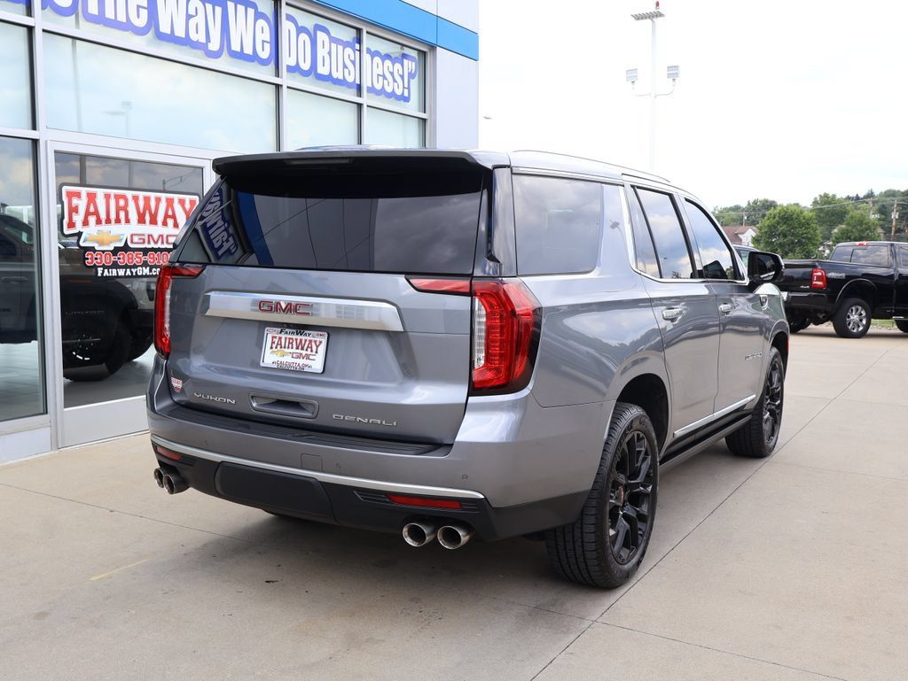 Certified 2022 GMC Yukon Denali w/ Denali Premium Package AWD/4WD image 3