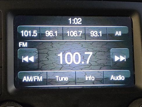 Used 2018 Jeep Cherokee Latitude image 25