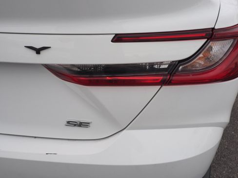 Used 2025 Toyota Camry SE image 19