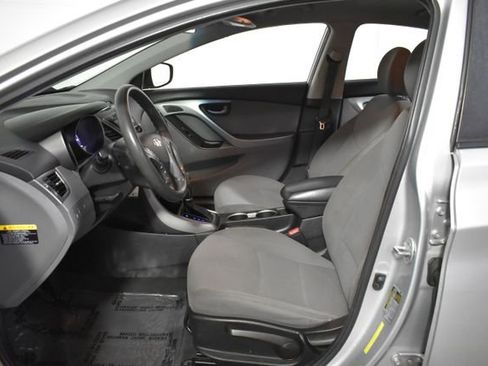 Used 2014 Hyundai Elantra SE w/ Option Group 02 FWD image 11