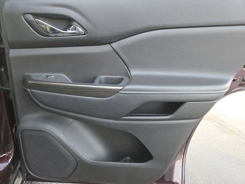 Used 2017 GMC Acadia SLT image 26