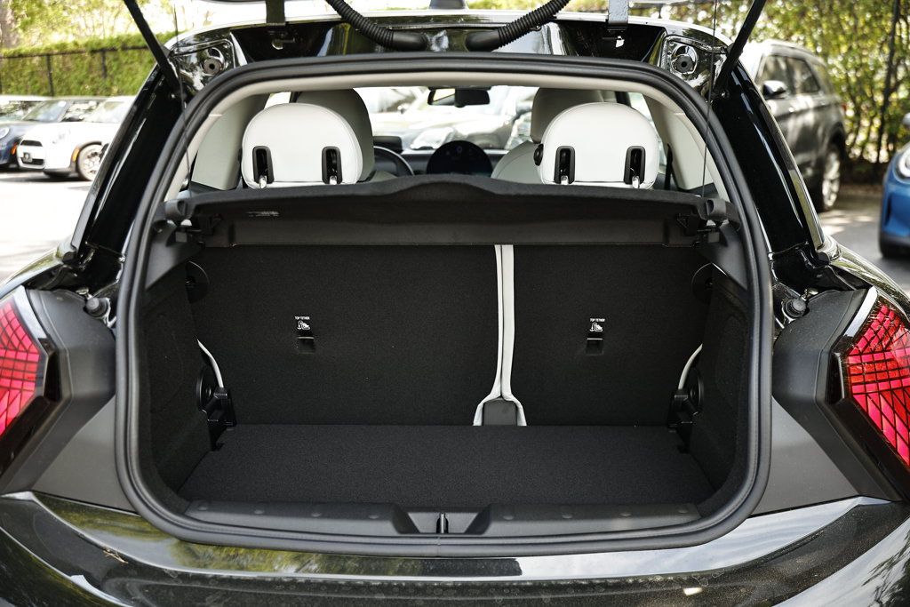 New 2026 MINI Cooper 2-Door Hardtop FWD image 27