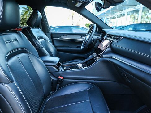 Used 2022 Jeep Grand Cherokee Overland image 25