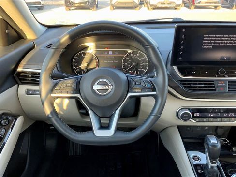 Used 2023 Nissan Altima 2.5 SL image 5