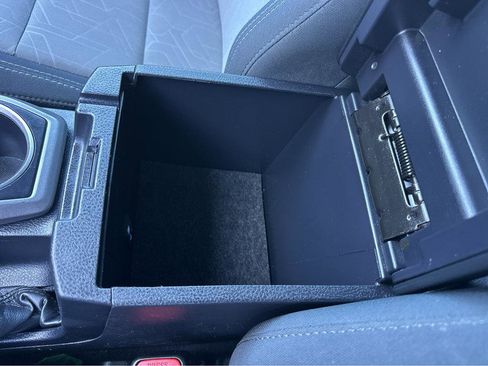 Used 2022 Toyota Tacoma TRD Off-Road image 29