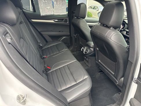 Used 2022 Alfa Romeo Stelvio Veloce AWD/4WD image 58