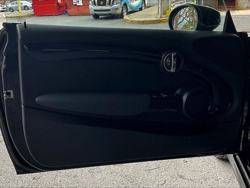 Used 2021 MINI Cooper 2-Door Hardtop image 13