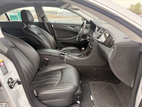 Used 2008 Mercedes-Benz CLS 550 image 13