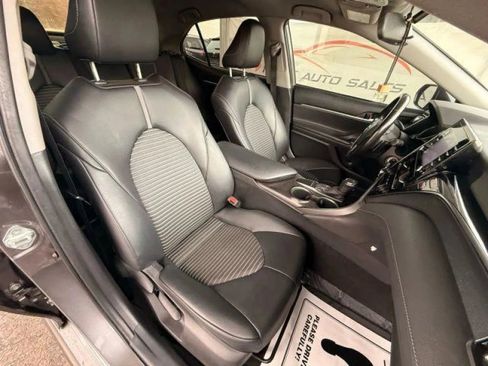 Used 2022 Toyota Camry SE FWD image 24