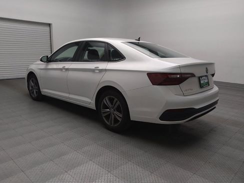 Used 2024 Volkswagen Jetta SE image 5