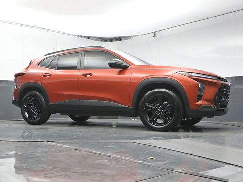 Used 2024 Chevrolet Trax ACTIV w/ Sunroof Package image 32