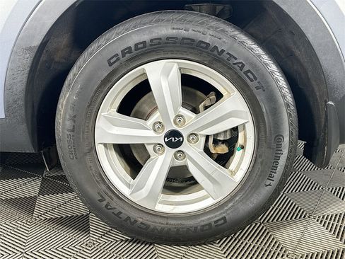 Used 2022 Kia Sorento LX image 34