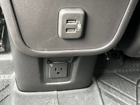 Used 2024 Chevrolet Equinox LT AWD/4WD image 15