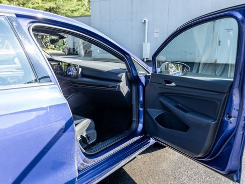 Used 2024 Volkswagen Golf R AWD/4WD image 16