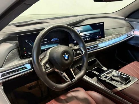 Used 2025 BMW 760i xDrive w/ Executive Package AWD/4WD image 14