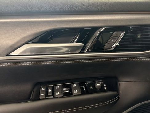 New 2026 Jeep Grand Wagoneer L 4WD w/ Premium Group I image 21